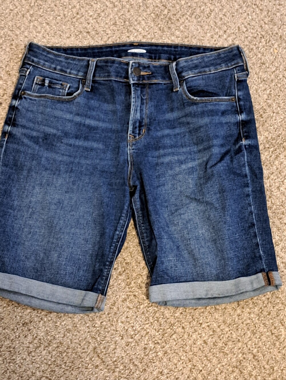 Old Navy Dark Blue Rinse Rolled-Cuff Denim Bermuda Shorts Misses Size 10 - Picture 3 of 8